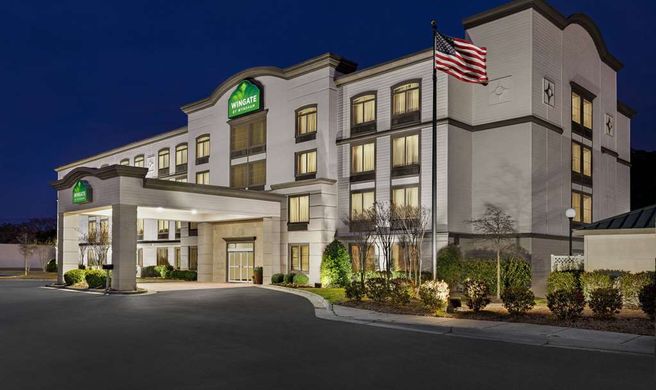 Wingate by Wyndham Southport Exterior