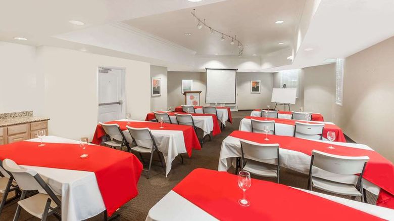 <b>Hawthorn Suites by Wyndham Victorville Meeting</b>. Images powered by <a href="https://iceportal.shijigroup.com/" title="IcePortal" target="_blank">IcePortal</a>.