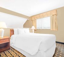 Hawthorn Extended Stay by Wyndham Wichita Room