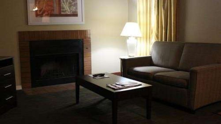 Hawthorn Extended Stay by Wyndham Wichita Suite