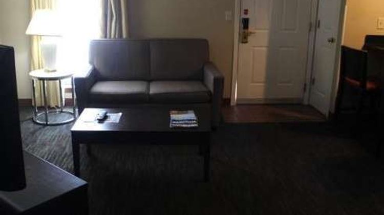 Hawthorn Extended Stay by Wyndham Wichita Suite