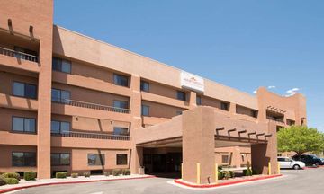 Hawthorn Suites by Wyndham Albuquerque
