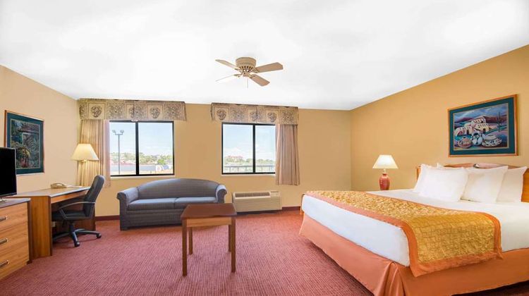 Hawthorn Suites by Wyndham Albuquerque Suite