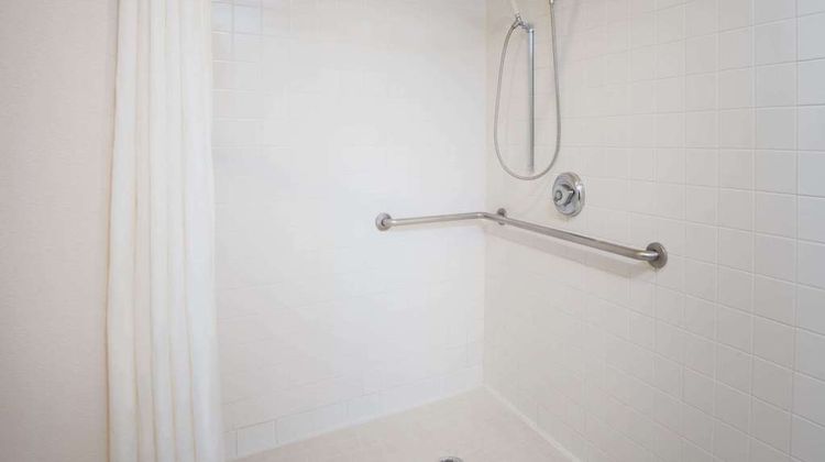 Hawthorn Suites by Wyndham Albuquerque Room