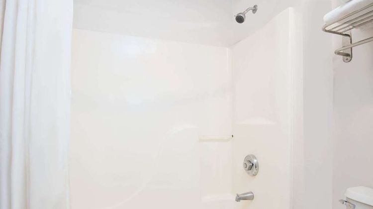 Hawthorn Suites by Wyndham Albuquerque Room