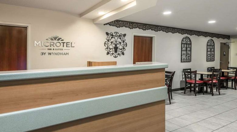 <b>Microtel Inn & Suites by Wyndham Auburn Lobby</b>. Images powered by <a href="https://iceportal.shijigroup.com/" title="IcePortal" target="_blank">IcePortal</a>.