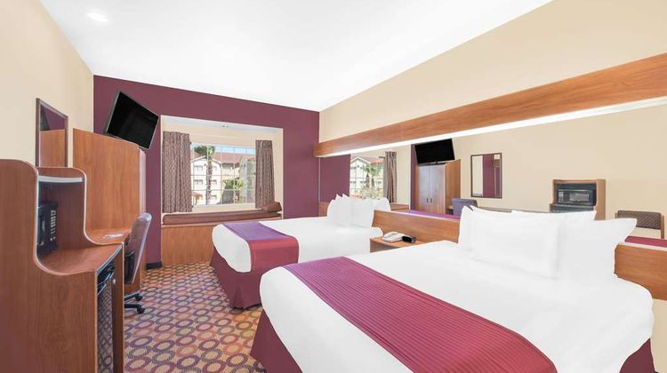 Microtel Inn & Suites Aransas Pass Room