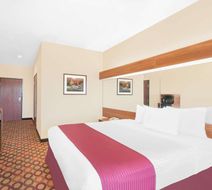Microtel Inn & Suites Aransas Pass Room
