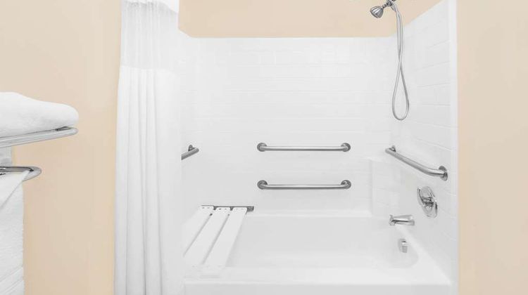 Microtel Inn & Suites Aransas Pass Room