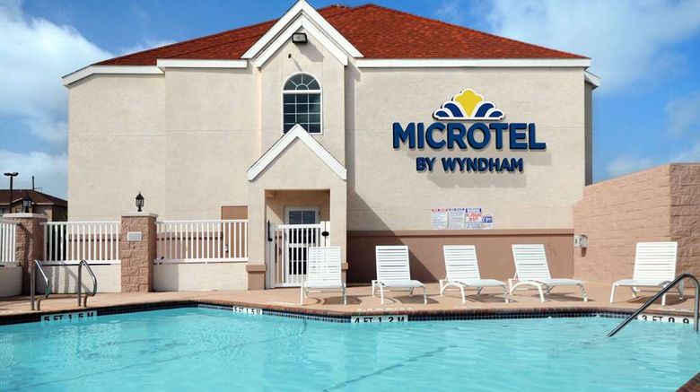 <b>Microtel Inn & Suites Aransas Pass Pool</b>. Images powered by <a href="https://iceportal.shijigroup.com/" title="IcePortal" target="_blank">IcePortal</a>.