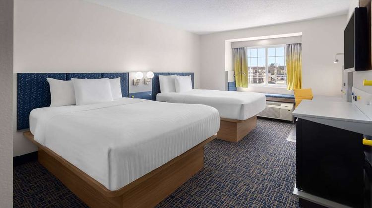 Microtel Inn & Suites by Wyndham Dover Room