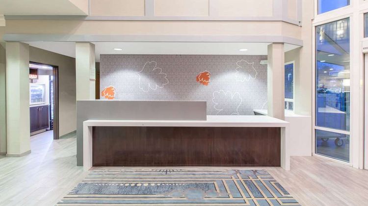 Hawthorn Suites by Wyndham Livermore Lobby