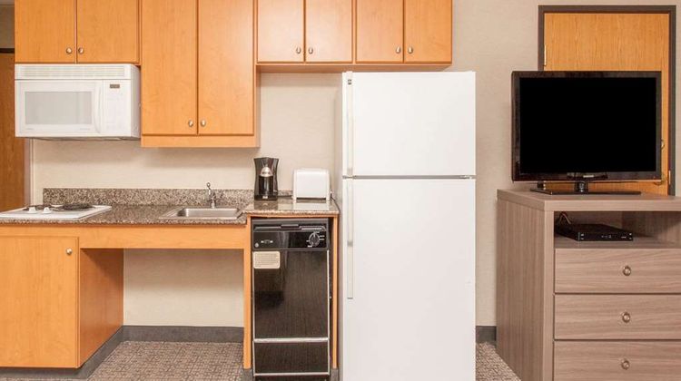 Hawthorn Suites by Wyndham Livermore Suite