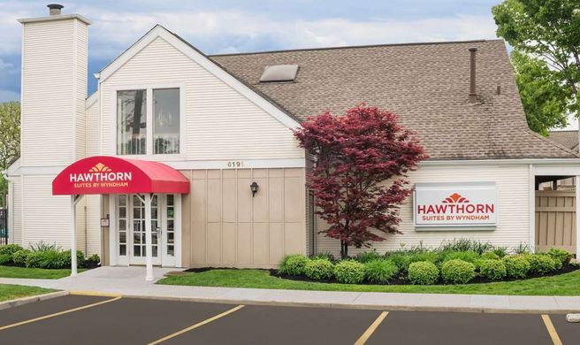 Hawthorn Suites Columbus North Exterior