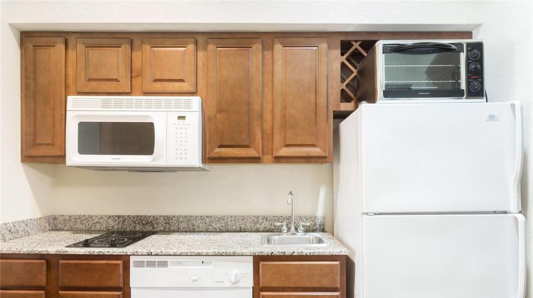 Hawthorn Extended Stay Kingsland Suite