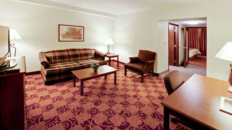 <b>Hawthorn Suites Louisville East Suite</b>. Images powered by <a href="https://iceportal.shijigroup.com/" title="IcePortal" target="_blank">IcePortal</a>.