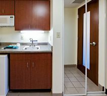 Hawthorn Suites Louisville East Room