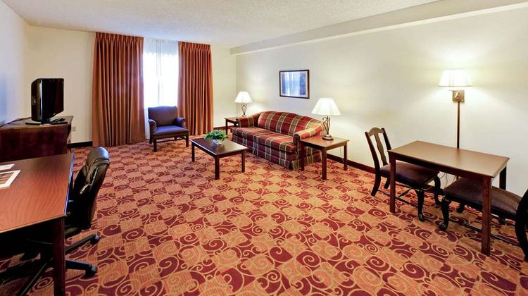 Hawthorn Suites Louisville East Room