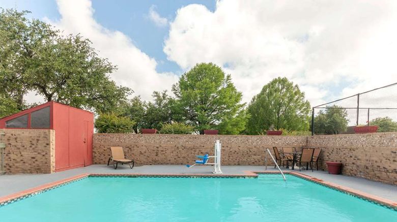 <b>Hawthorn Extended Stay Richardson Pool</b>. Images powered by <a href="https://iceportal.shijigroup.com/" title="IcePortal" target="_blank">IcePortal</a>.
