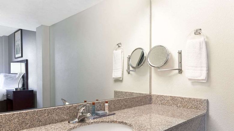 <b>Hawthorn Extended Stay Richardson Room</b>. Images powered by <a href="https://iceportal.shijigroup.com/" title="IcePortal" target="_blank">IcePortal</a>.