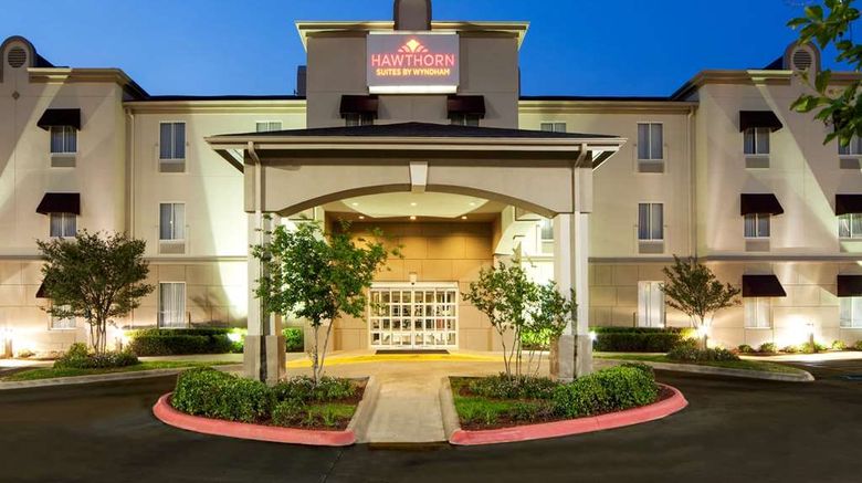 Hawthorn by Wyndham College Station Exterior. Images powered by <a href="https://iceportal.shijigroup.com" target="_blank" rel="noopener">Ice Portal</a>.