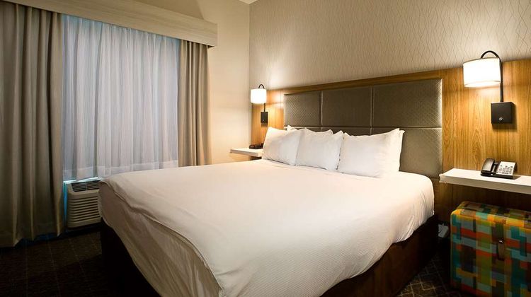 Hawthorn Suites Oakland Alameda Room