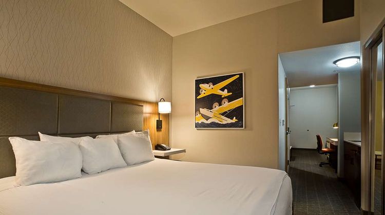 Hawthorn Suites Oakland Alameda Room