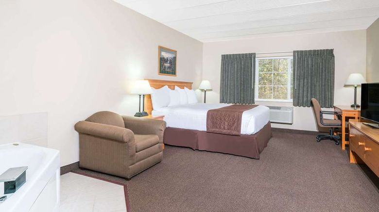 <b>Baymont Inn & Suites Baxter Brainerd Room</b>. Images powered by <a href="https://iceportal.shijigroup.com/" title="IcePortal" target="_blank">IcePortal</a>.