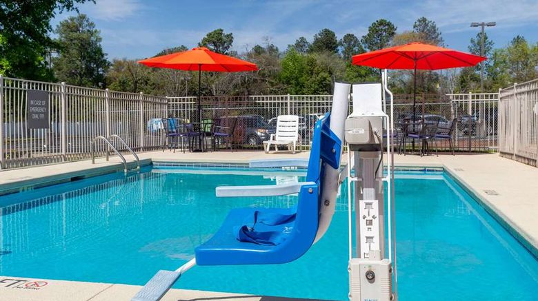 <b>La Quinta Inn & Suites Fort Eisenhower Pool</b>. Images powered by <a href="https://iceportal.shijigroup.com/" title="IcePortal" target="_blank">IcePortal</a>.