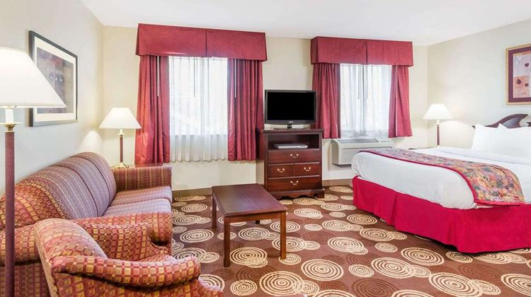 Hawthorn Extended Stay by Wyndham Seville Room