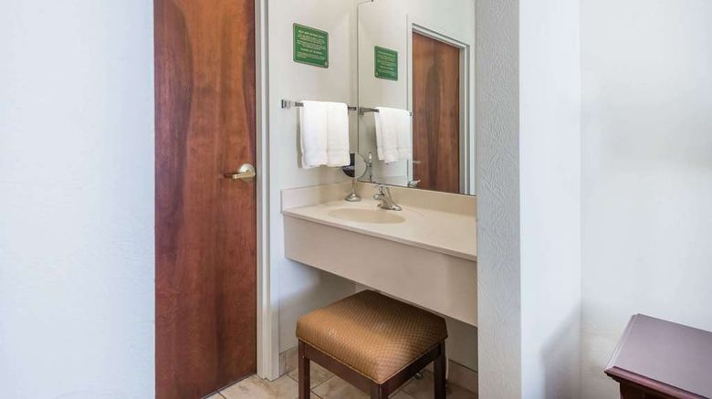 <b>Hawthorn Extended Stay by Wyndham Seville Room</b>. Images powered by <a href="https://iceportal.shijigroup.com/" title="IcePortal" target="_blank">IcePortal</a>.