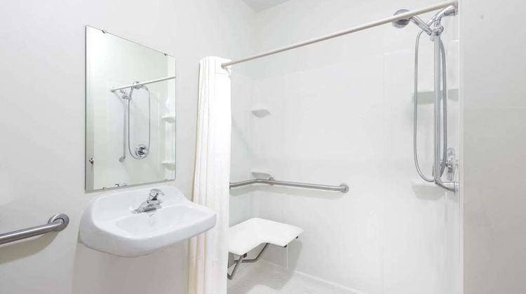 Hawthorn Extended Stay by Wyndham Seville Room