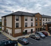 Baymont Inn & Suites Mason Exterior