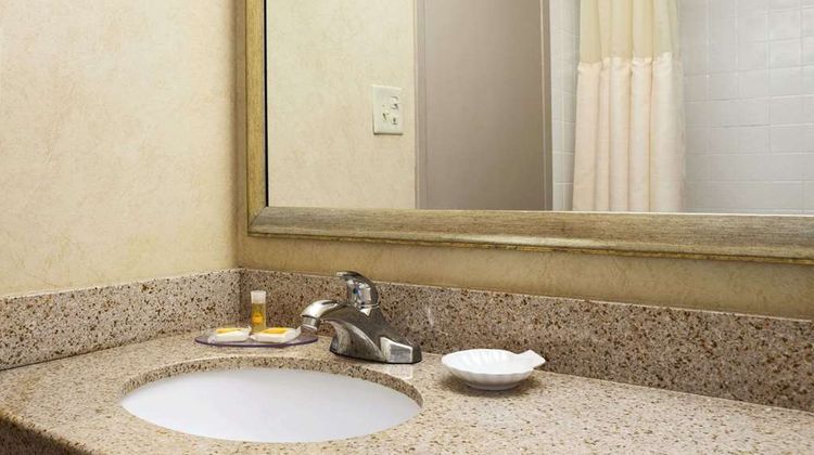 Days Inn by Wyndham Rock Falls Room
