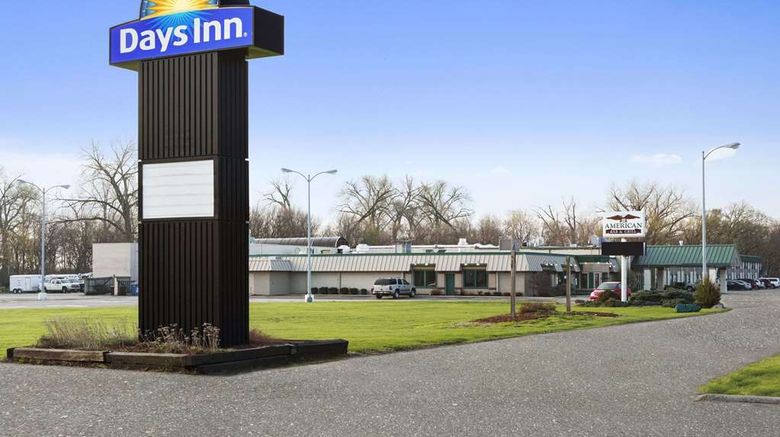 Days Inn by Wyndham Rock Falls Exterior. Images powered by <a href="https://iceportal.shijigroup.com" target="_blank" rel="noopener">Ice Portal</a>.