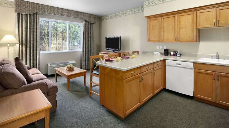 Ramada Olympia Suite