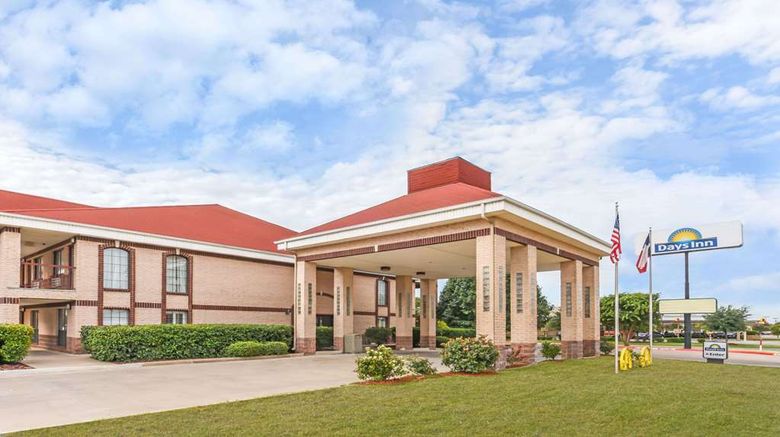 <b>Days Inn Granbury Exterior</b>. Images powered by <a href="https://iceportal.shijigroup.com/" title="IcePortal" target="_blank">IcePortal</a>.