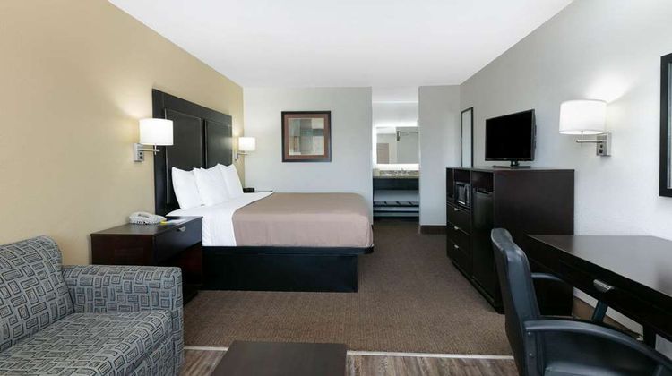 Days Inn Granbury Suite
