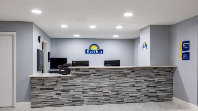 Days Inn Granbury Lobby