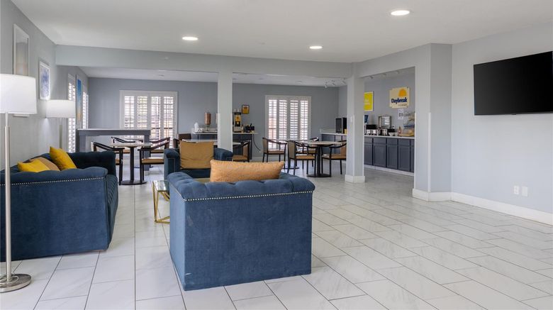 <b>Days Inn Granbury Lobby</b>. Images powered by <a href="https://iceportal.shijigroup.com/" title="IcePortal" target="_blank">IcePortal</a>.