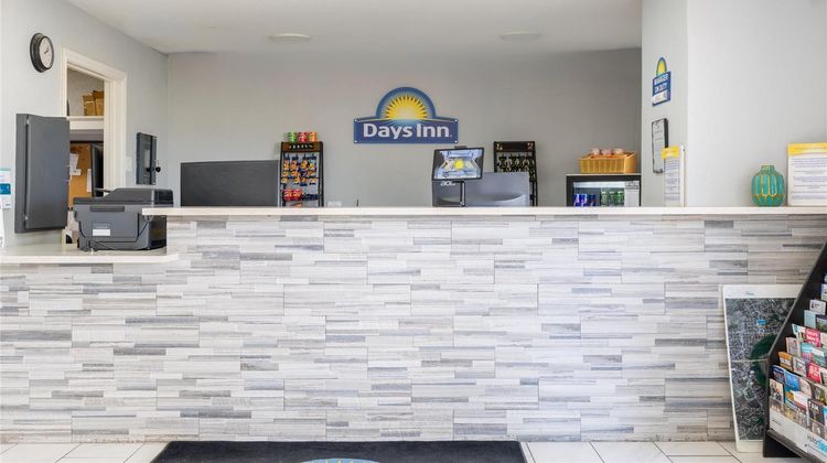 Days Inn Granbury Lobby