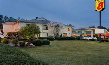 Super 8 Lancaster