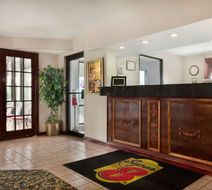 Super 8 Lancaster Lobby