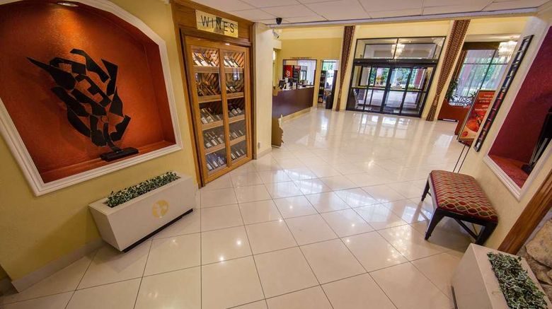 <b>Ramada Intercontinental Airport East Lobby</b>. Images powered by <a href="https://iceportal.shijigroup.com/" title="IcePortal" target="_blank">IcePortal</a>.