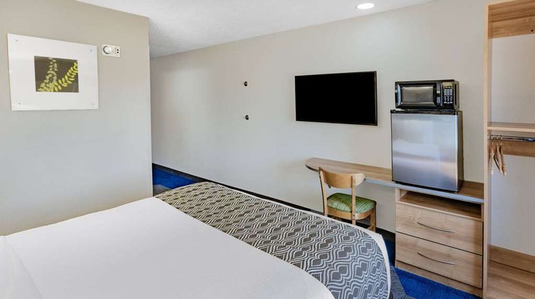 <b>Microtel Inn & Suites Johnstown Room</b>. Images powered by <a href="https://iceportal.shijigroup.com/" title="IcePortal" target="_blank">IcePortal</a>.