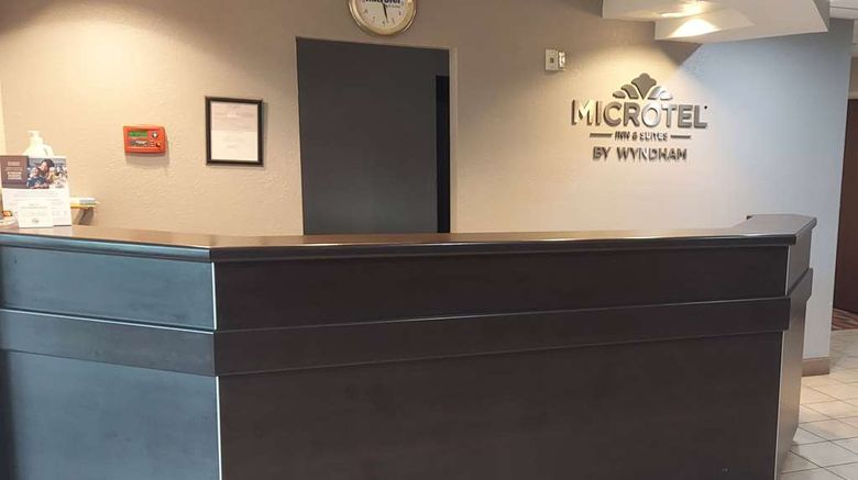 <b>Microtel Inn & Suites Hoover/Birmingham Lobby</b>. Images powered by <a href="https://iceportal.shijigroup.com/" title="IcePortal" target="_blank">IcePortal</a>.