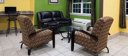 Microtel Inn & Suites by Wyndham Rogers Lobby