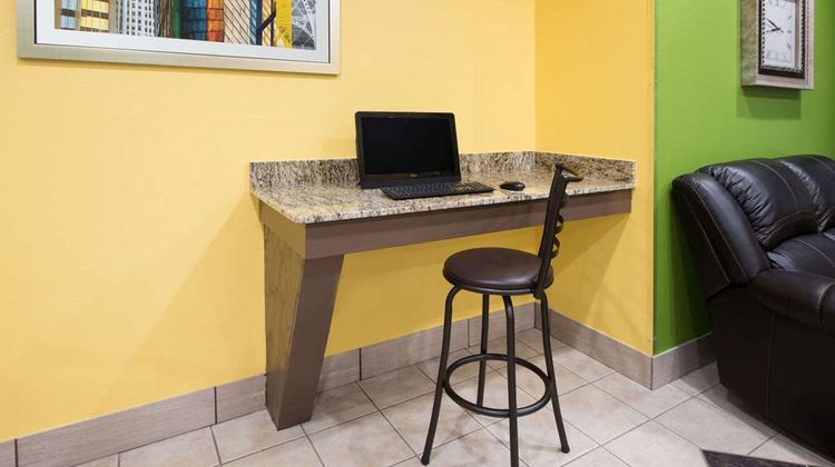 Microtel Inn & Suites by Wyndham Rogers Other