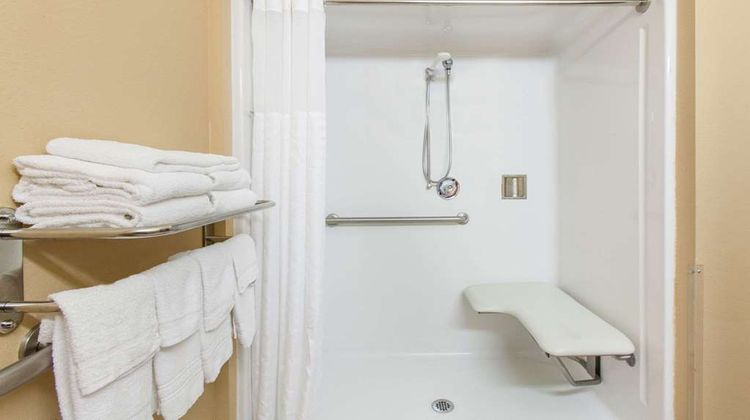 Microtel Inn & Suites by Wyndham Rogers Room