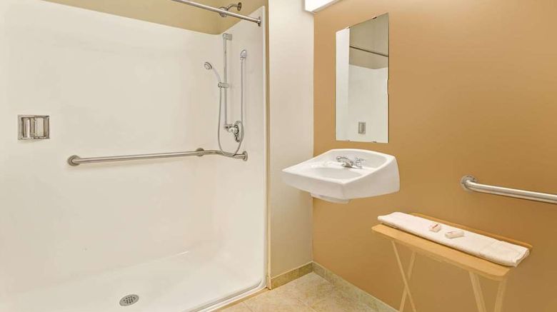 <b>Microtel Inn & Suites by Wyndham York Room</b>. Images powered by <a href="https://iceportal.shijigroup.com/" title="IcePortal" target="_blank">IcePortal</a>.